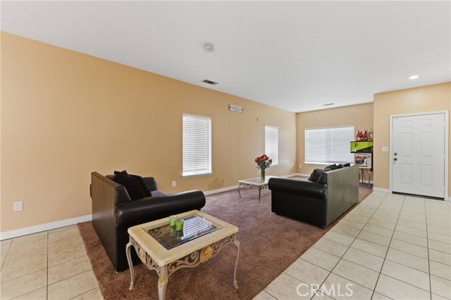 Detail Gallery Image 6 of 32 For 11368 Cactus Ave, Bloomington,  CA 92326 - 5 Beds | 3 Baths