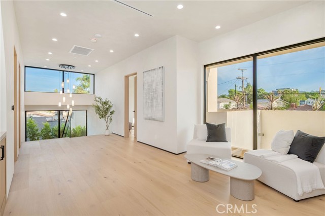 Detail Gallery Image 43 of 72 For 15447 Huston, Sherman Oaks,  CA 91403 - 5 Beds | 5/1 Baths