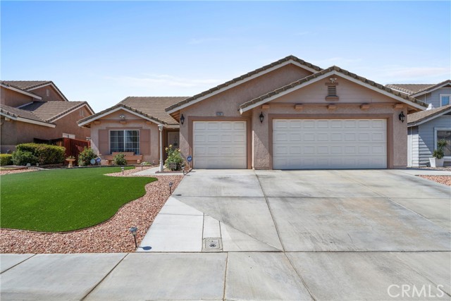 Detail Gallery Image 2 of 30 For 3267 Desert Cloud Ave, Rosamond,  CA 93560 - 4 Beds | 2 Baths