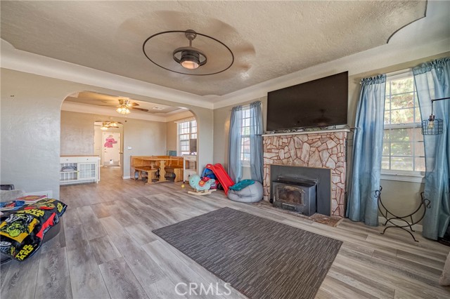 Detail Gallery Image 8 of 34 For 2415 E Childs Ave, Merced,  CA 95341 - 5 Beds | 2 Baths