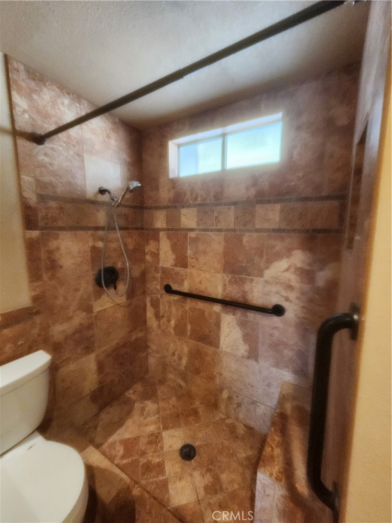 https://media.crmls.org/medias/750874c2-165c-43ba-abeb-1ec126c67de7.jpg?preset=X-Large