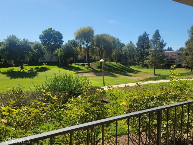 Detail Gallery Image 2 of 12 For 5517 Paseo Del Lago 1e,  Laguna Woods,  CA 92637 - 2 Beds | 2 Baths