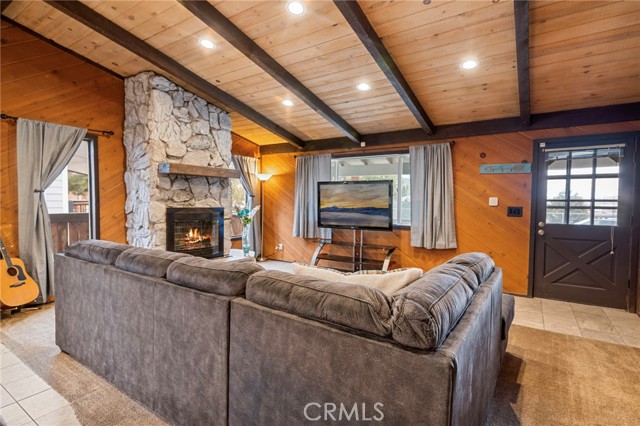 Detail Gallery Image 11 of 53 For 1066 Paradise Way, Big Bear City,  CA 92314 - 4 Beds | 2 Baths
