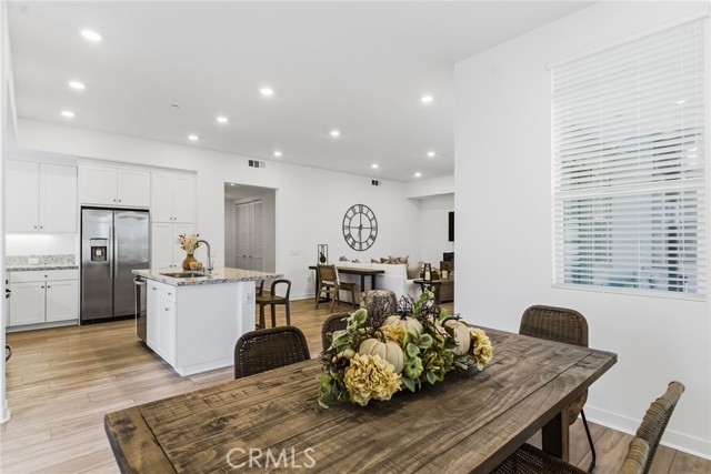 Detail Gallery Image 12 of 46 For 27410 N Merlin Pl #101,  Valencia,  CA 91381 - 2 Beds | 2 Baths