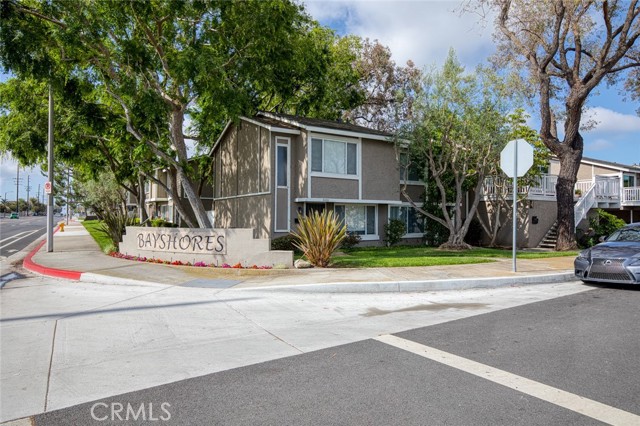 8482 Benjamin Drive, Huntington Beach CA: https://media.crmls.org/medias/750add73-1426-45be-8957-150566ea3150.jpg