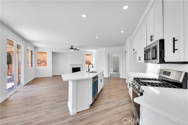 Detail Gallery Image 25 of 58 For 29 Villa Valtelena, Lake Elsinore,  CA 92532 - 4 Beds | 3 Baths