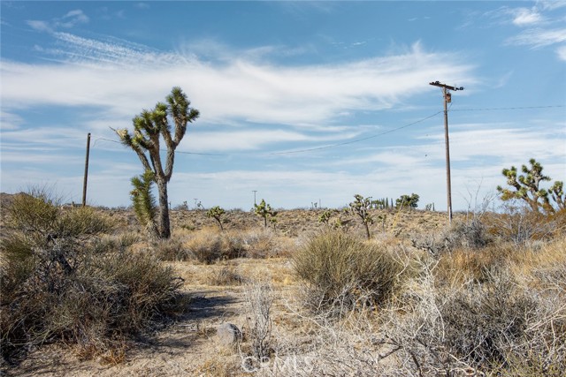 Detail Gallery Image 3 of 15 For 55625 Luna Vista Ln, Yucca Valley,  CA 92284 - – Beds | – Baths