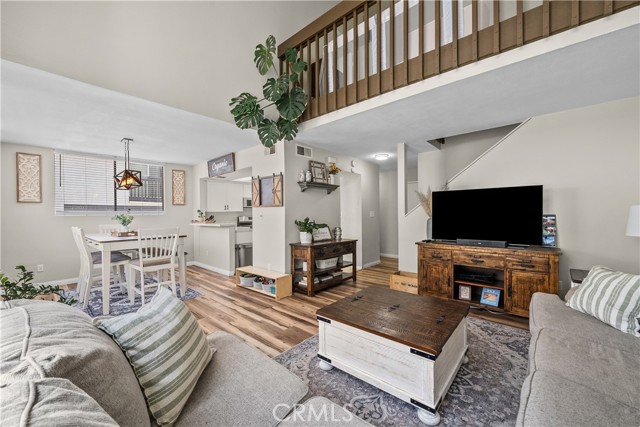 Detail Gallery Image 6 of 47 For 20931 Judah Ln #35,  Newhall,  CA 91321 - 2 Beds | 3 Baths