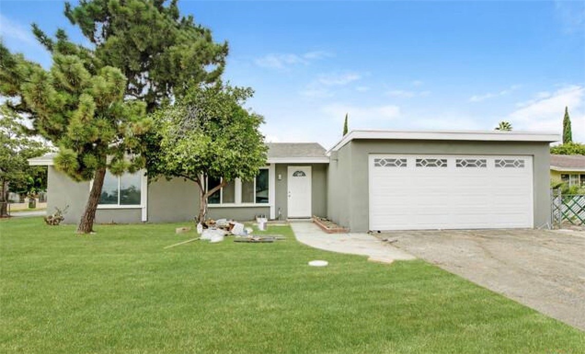 5572 Wagonwheel Rd, San Bernardino, CA 92407