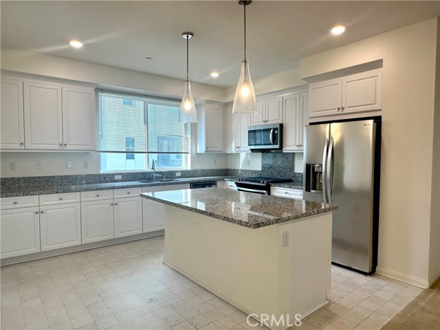 Detail Gallery Image 3 of 19 For 231 Steely, Irvine,  CA 92614 - 3 Beds | 2/1 Baths