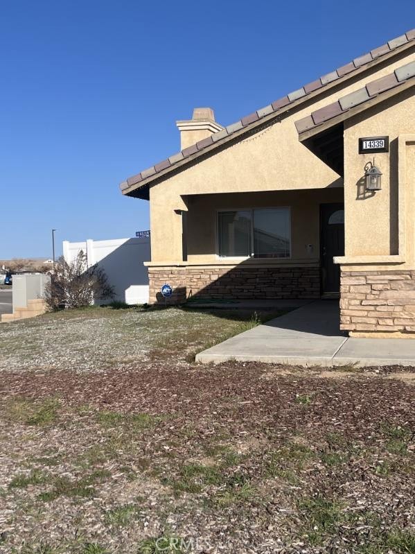 Detail Gallery Image 4 of 10 For 14339 Caroline, Adelanto,  CA 92301 - 5 Beds | 3 Baths