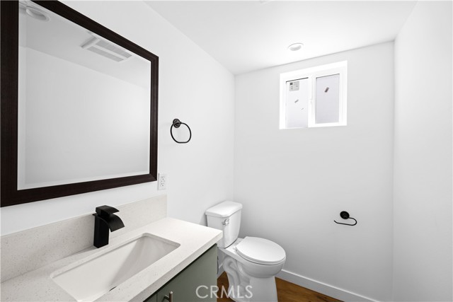 Detail Gallery Image 9 of 20 For 6834 Hazeltine Ave #3,  Van Nuys,  CA 91405 - 3 Beds | 3/1 Baths