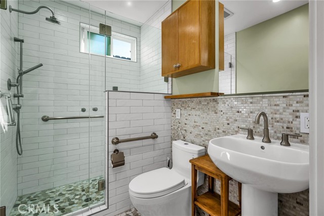 Detail Gallery Image 17 of 34 For 1029 N California St, Burbank,  CA 91505 - 3 Beds | 2/1 Baths