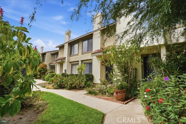 9605 Sepulveda Boulevard, North Hills CA: https://media.crmls.org/medias/751079a9-c32a-49fe-8da0-987a3d36dc06.jpg
