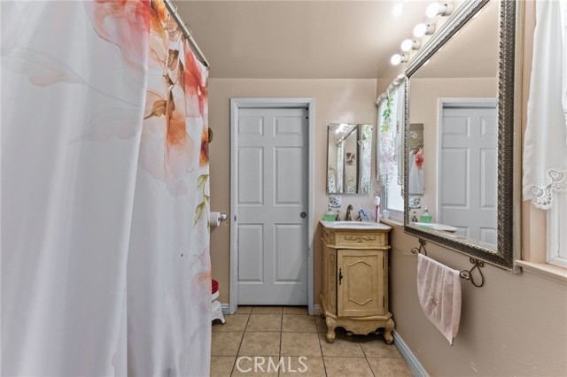 19121 Galatina Street, Rowland Heights CA: https://media.crmls.org/medias/751135eb-3d54-4b79-8cc1-80d2e3cc571c.jpg