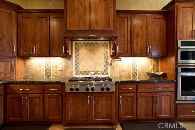 Detail Gallery Image 12 of 73 For 869 Whispering Winds Ln. Ln, Chico,  CA 95928 - 4 Beds | 3/1 Baths