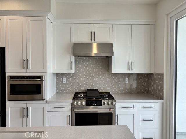 19071 Main Street, Huntington Beach CA: https://media.crmls.org/medias/7512021a-f633-4088-85ad-fbd056bccbda.jpg