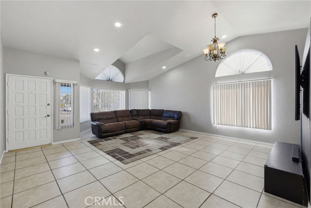 Detail Gallery Image 2 of 25 For 16488 Mountain Street, Lake Elsinore,  CA 92530 - 4 Beds | 2 Baths