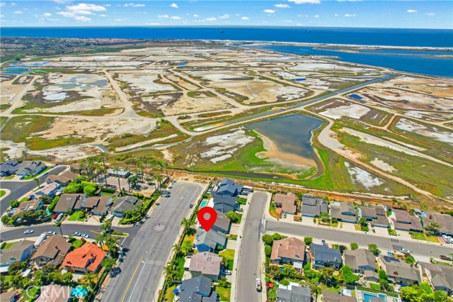 18202 Foss Lane, Huntington Beach CA: https://media.crmls.org/medias/751237b6-60ad-4472-8abc-9c092f81ceaf.jpg