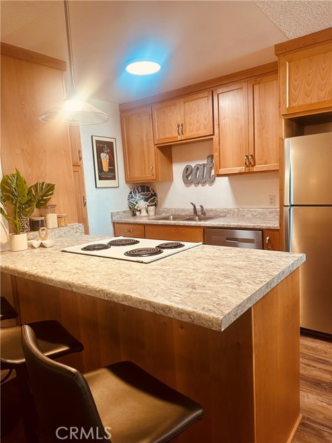 Detail Gallery Image 3 of 11 For 1412 N Cherry #9,  Chico,  CA 95926 - 3 Beds | 2 Baths