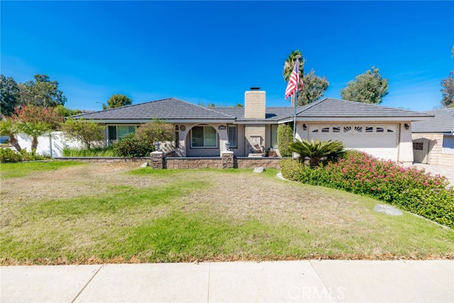 2486 Peacock Ln, Corona, CA 92882