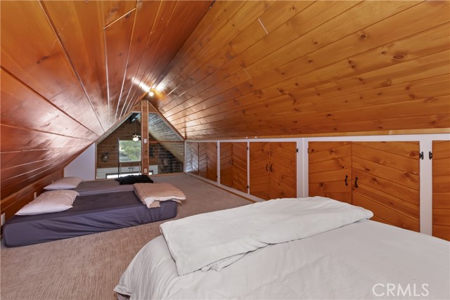 220 Angeles Boulevard, Big Bear City CA: https://media.crmls.org/medias/75133403-df8e-472a-9384-34308a23262c.jpg