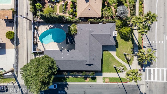 Detail Gallery Image 2 of 33 For 11256 Haskell Ave, Granada Hills,  CA 91344 - 4 Beds | 3 Baths