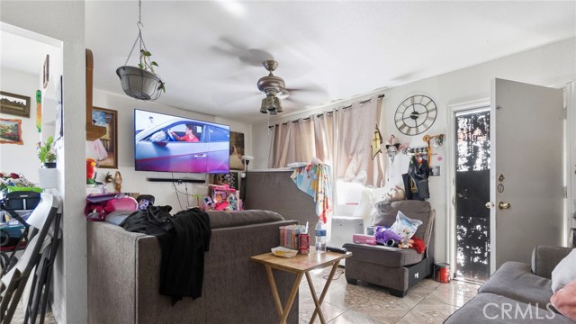 Detail Gallery Image 23 of 62 For 413 E 81st St, Los Angeles,  CA 90003 - – Beds | – Baths