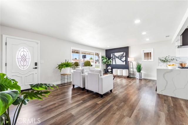 5472 Santa Gertrudes, Garden Grove CA: https://media.crmls.org/medias/75141081-75b3-4d2e-8bd1-ac222655cded.jpg