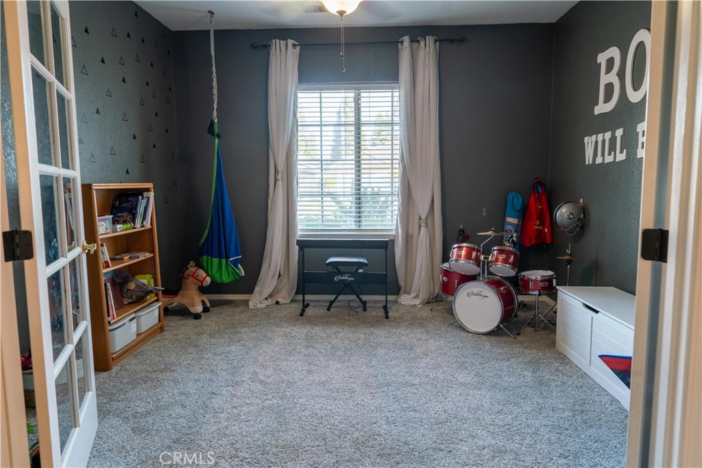 https://media.crmls.org/medias/7514a23a-4b99-423d-8202-24a1e875af29.jpg?preset=X-Large