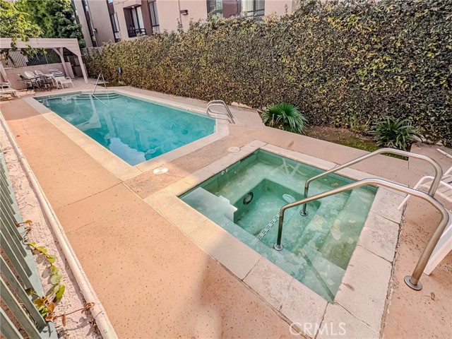 Detail Gallery Image 24 of 28 For 7904 Topanga Canyon Blvd #3,  Canoga Park,  CA 91304 - 3 Beds | 2/1 Baths