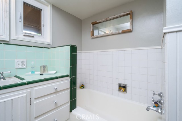 Detail Gallery Image 24 of 64 For 800 De Anza Heights Dr, La Verne,  CA 91750 - 3 Beds | 2/1 Baths