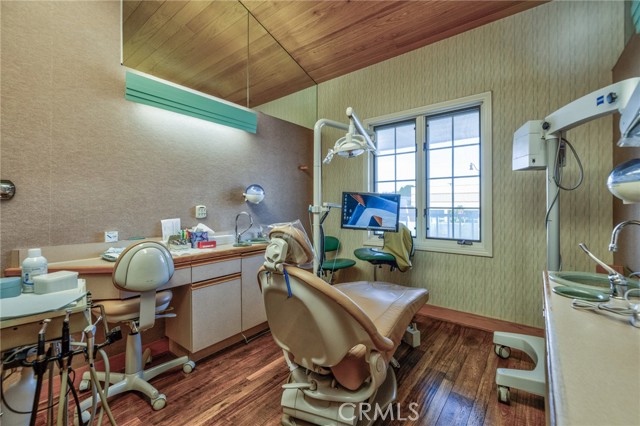 Image 31 of 52 For 16336 Whittier