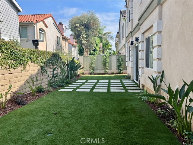 Detail Gallery Image 25 of 27 For 2219 Grant Ave #C,  Redondo Beach,  CA 90278 - 3 Beds | 2/1 Baths