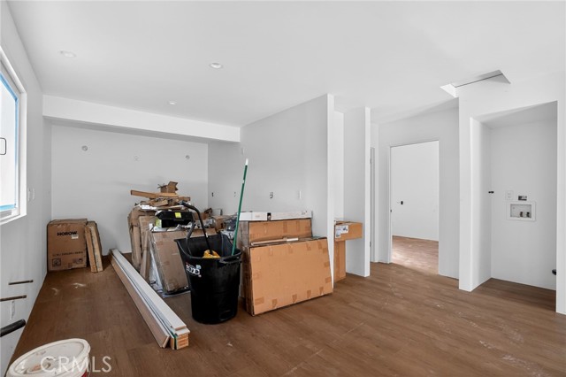 Detail Gallery Image 14 of 16 For 2010 Linden Ave, Venice,  CA 90291 - 2 Beds | 2 Baths