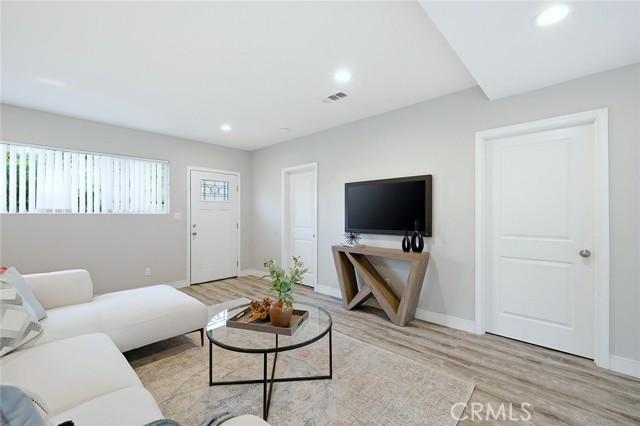 Detail Gallery Image 23 of 48 For 5990 E El Paseo, Long Beach,  CA 90815 - 3 Beds | 2 Baths
