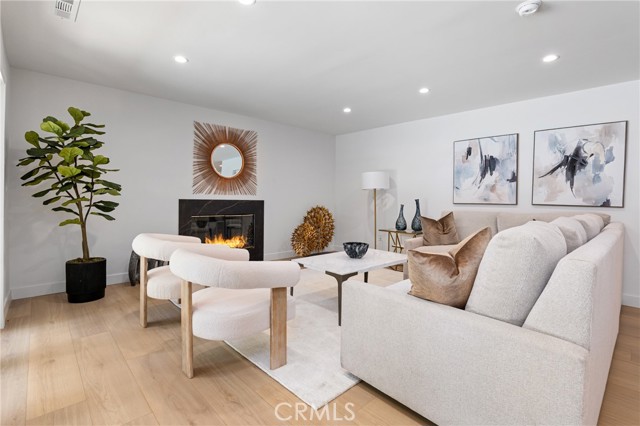 Detail Gallery Image 7 of 35 For 20225 Allentown Dr, Woodland Hills,  CA 91364 - 5 Beds | 4/2 Baths