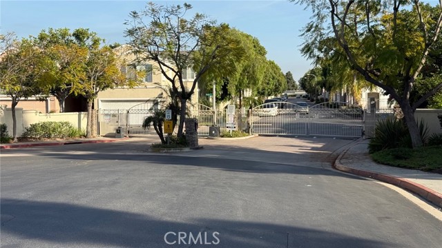 Detail Gallery Image 2 of 18 For 1230 Tustin Grove Dr, Tustin,  CA 92780 - 4 Beds | 2/1 Baths