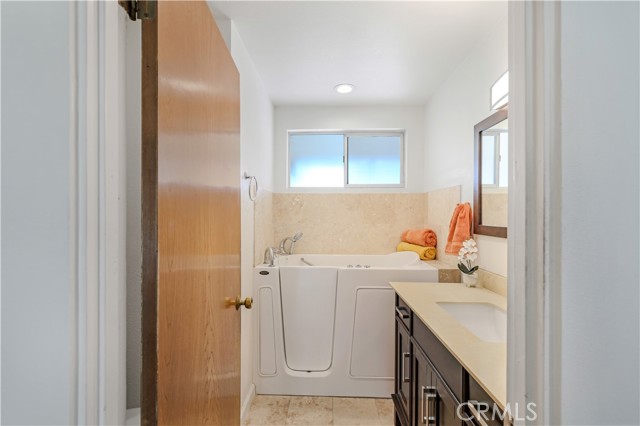 Image 23 of 61 For 14242 Clarissa Lane