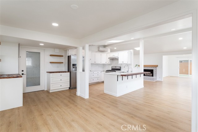 Detail Gallery Image 4 of 21 For 1997 Orange Ave, Costa Mesa,  CA 92627 - 4 Beds | 2 Baths
