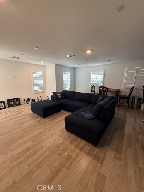 Detail Gallery Image 4 of 9 For 15148 Ridge Ln #4,  Fontana,  CA 92336 - 3 Beds | 3 Baths