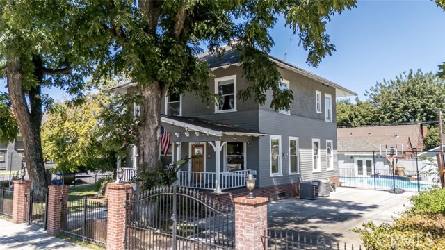 Detail Gallery Image 25 of 60 For 2124 20th St, Bakersfield,  CA 93301 - 4 Beds | 3/1 Baths