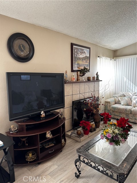 Detail Gallery Image 4 of 8 For 1486 Olivecrest, Perris,  CA 92571 - 3 Beds | 2 Baths