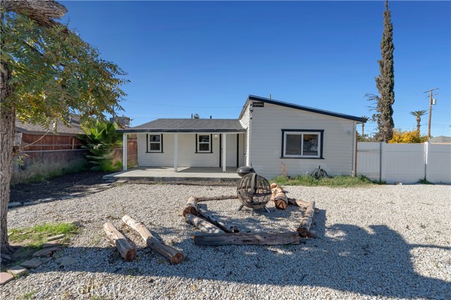 Detail Gallery Image 4 of 37 For 415 N Santa Fe, Hemet,  CA 92543 - 3 Beds | 1/1 Baths