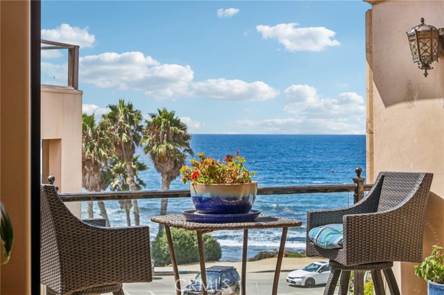 357 Coast S Boulevard, La Jolla CA: https://media.crmls.org/medias/751ca6ae-7f2f-41bb-ba90-b6384bdf4946.jpg