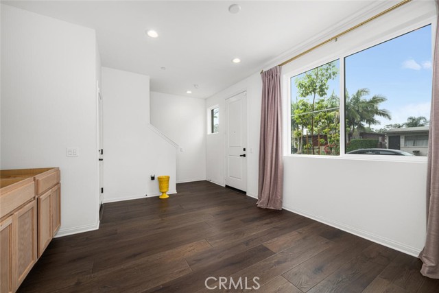 Detail Gallery Image 9 of 63 For 5860 Linden #8,  Long Beach,  CA 90805 - 3 Beds | 2/1 Baths