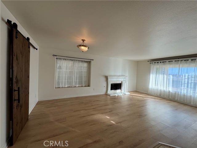 Detail Gallery Image 4 of 22 For 607 Frankfort Ave, Huntington Beach,  CA 92648 - 3 Beds | 3/1 Baths