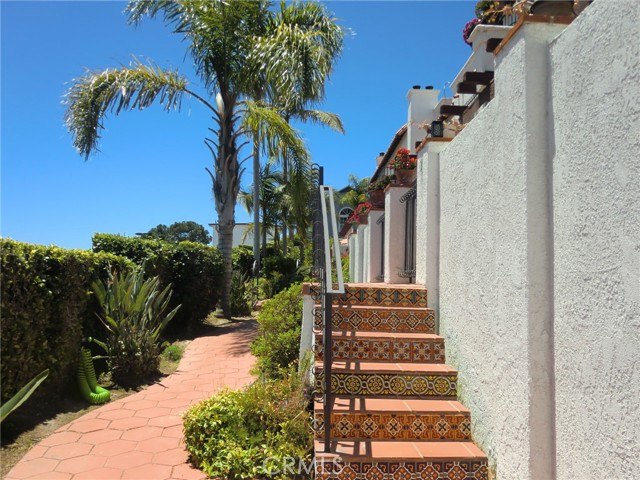 Front Walk Up Entry to front of unit