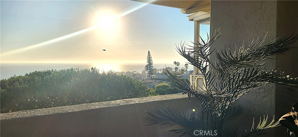https://media.crmls.org/medias/751e7337-7d38-4eb3-8d04-0b1199bab3cf.jpg?preset=X-Large