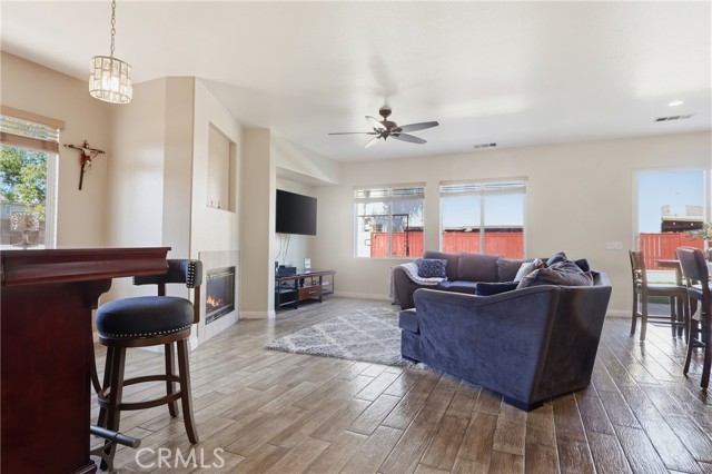 Detail Gallery Image 8 of 40 For 3609 Pyramid Trail, Perris,  CA 92570 - 4 Beds | 3 Baths